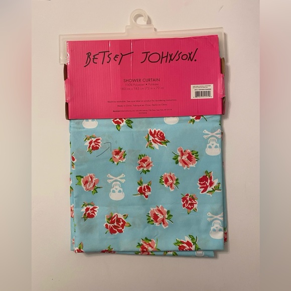 NWT Betsey Johnson Rose Skull Fabric Shower Curtain- Baby Blue - Picture 4 of 4